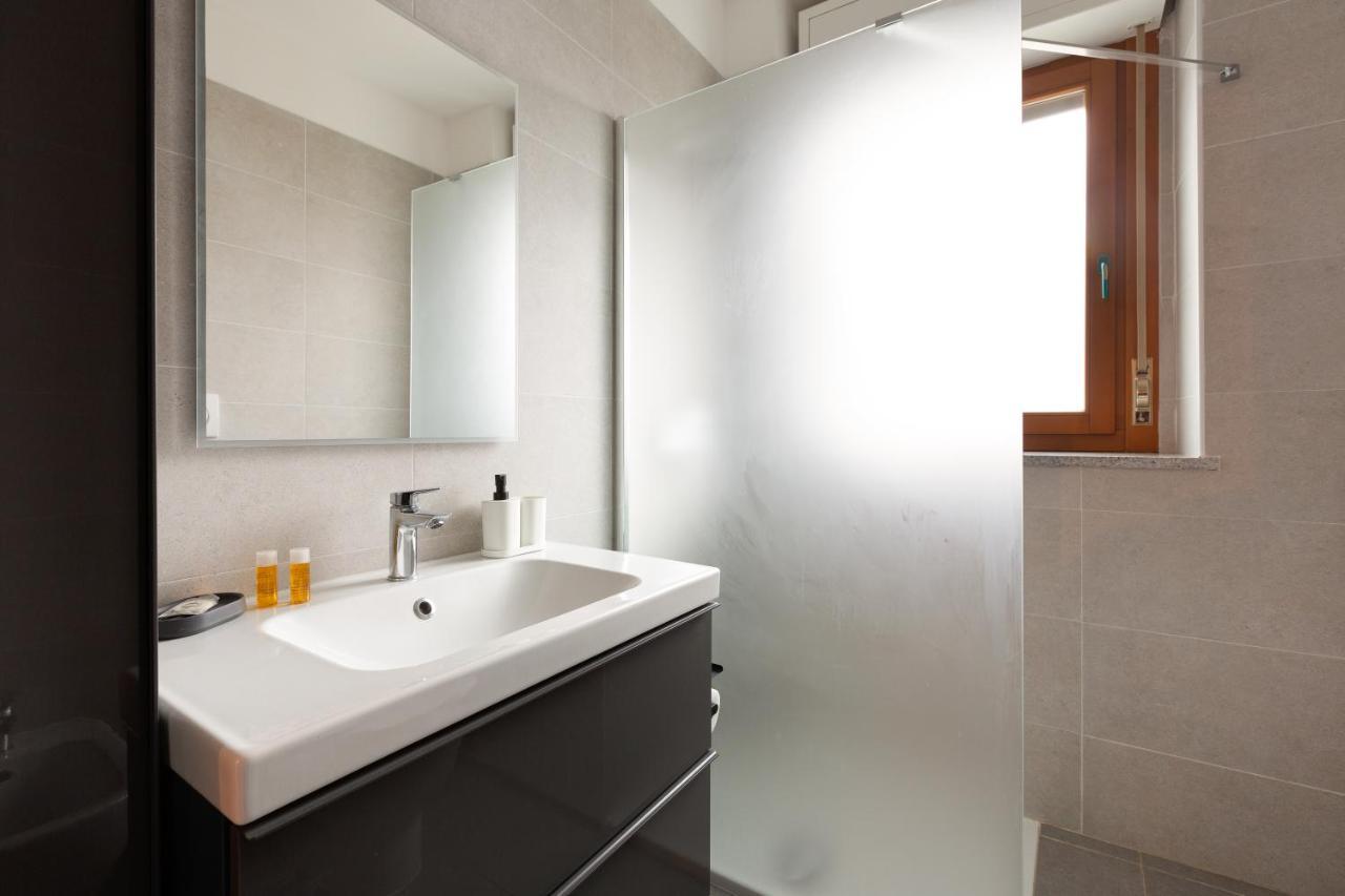 Milan Comfy Apartment X3 - With Balcony Bagian luar foto