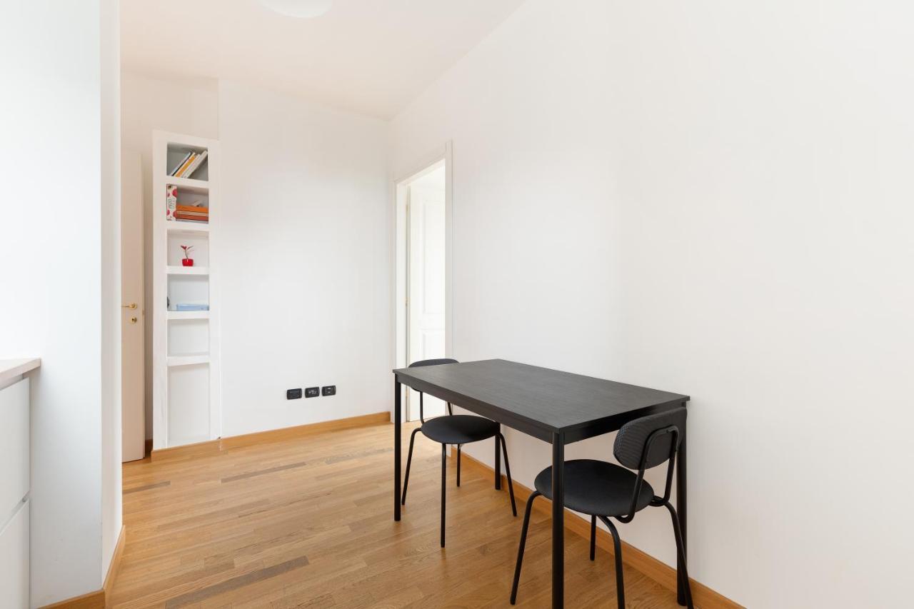 Milan Comfy Apartment X3 - With Balcony Bagian luar foto
