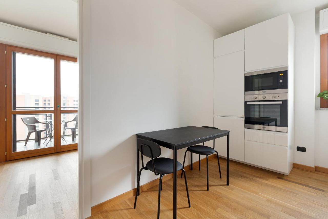 Milan Comfy Apartment X3 - With Balcony Bagian luar foto