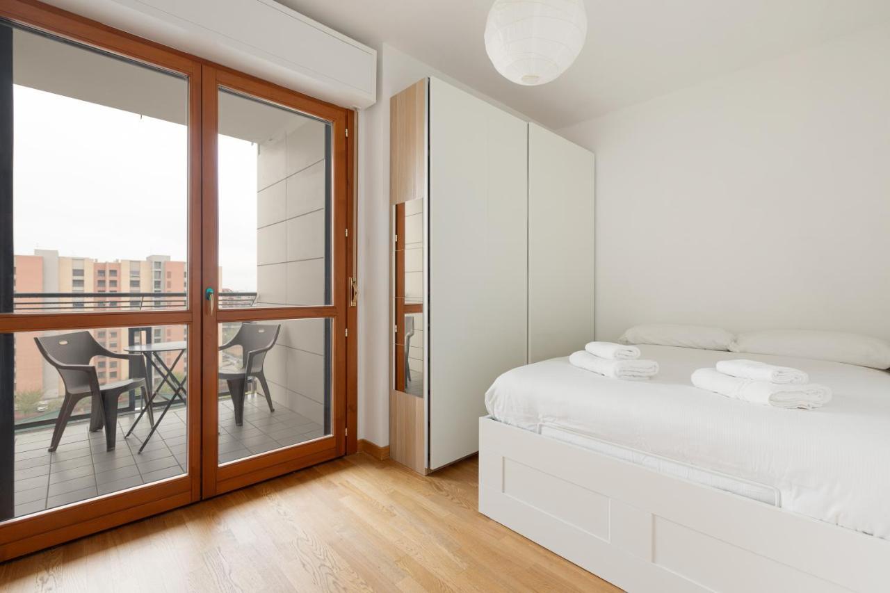 Milan Comfy Apartment X3 - With Balcony Bagian luar foto