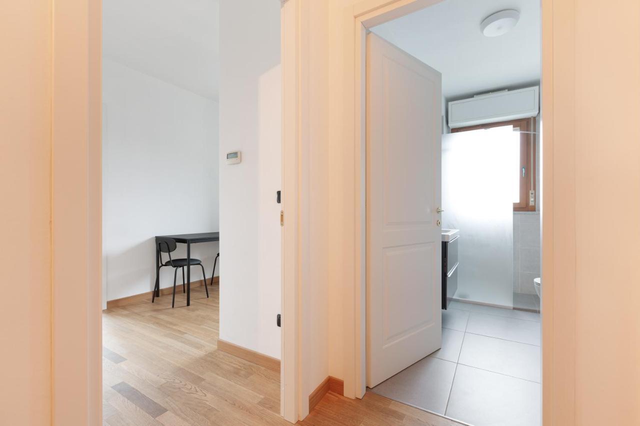 Milan Comfy Apartment X3 - With Balcony Bagian luar foto